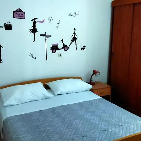 Victoria Apartment *