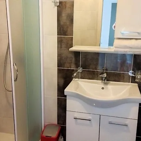 Victoria Apartment